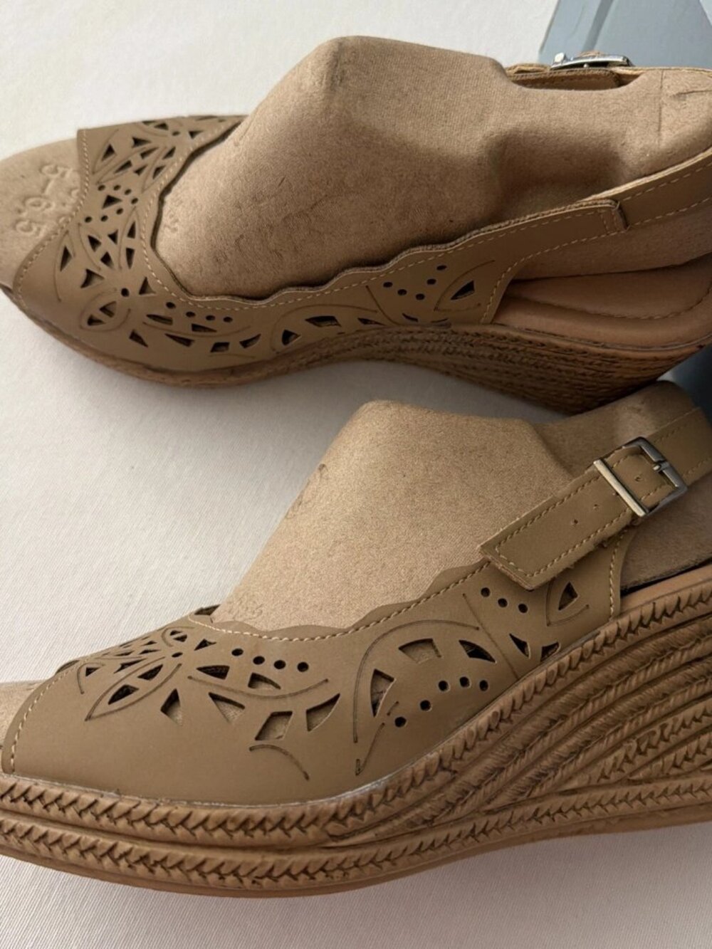 Bzees Galleria Beige Wedge Sandals Size 6.5